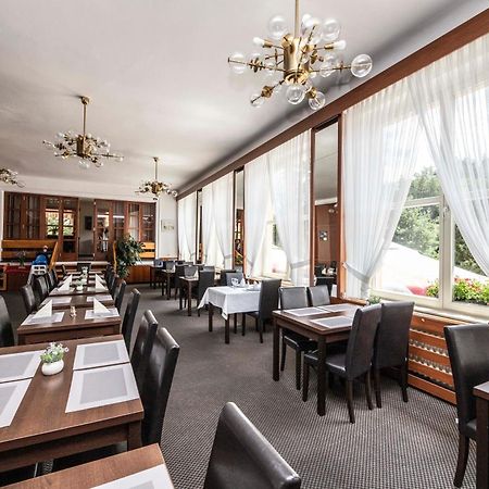 Parkhotel Skalni Mesto Jičín Buitenkant foto