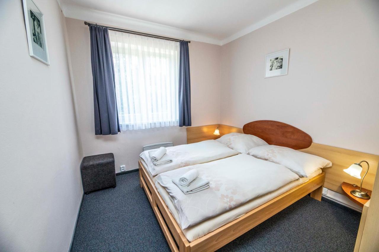 Parkhotel Skalni Mesto Jičín Buitenkant foto