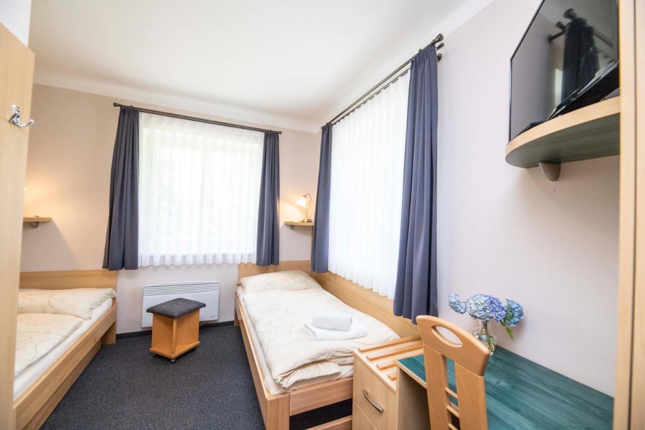Parkhotel Skalni Mesto Jičín Buitenkant foto