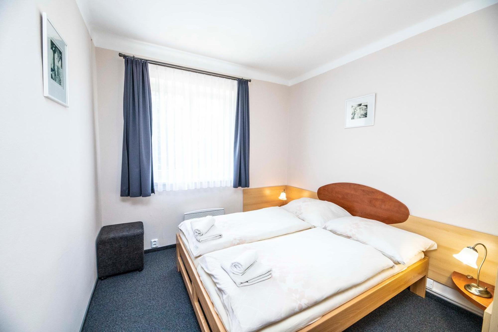 Parkhotel Skalni Mesto Jičín Buitenkant foto