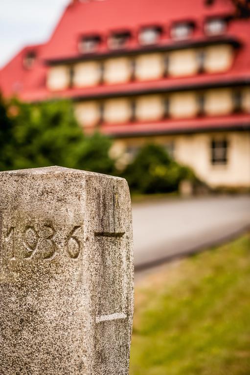 Parkhotel Skalni Mesto Jičín Buitenkant foto